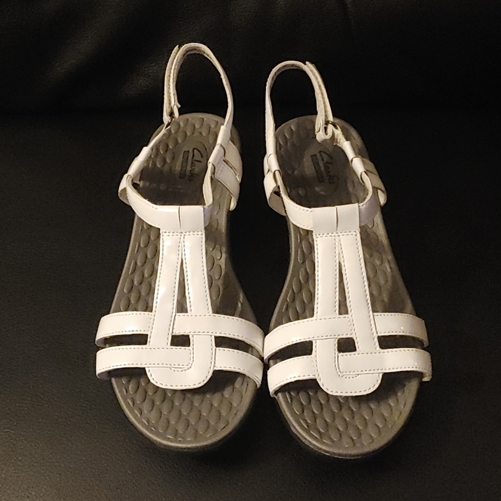 BOGO🌺Clark’s Strappy White Sandals Size 11
